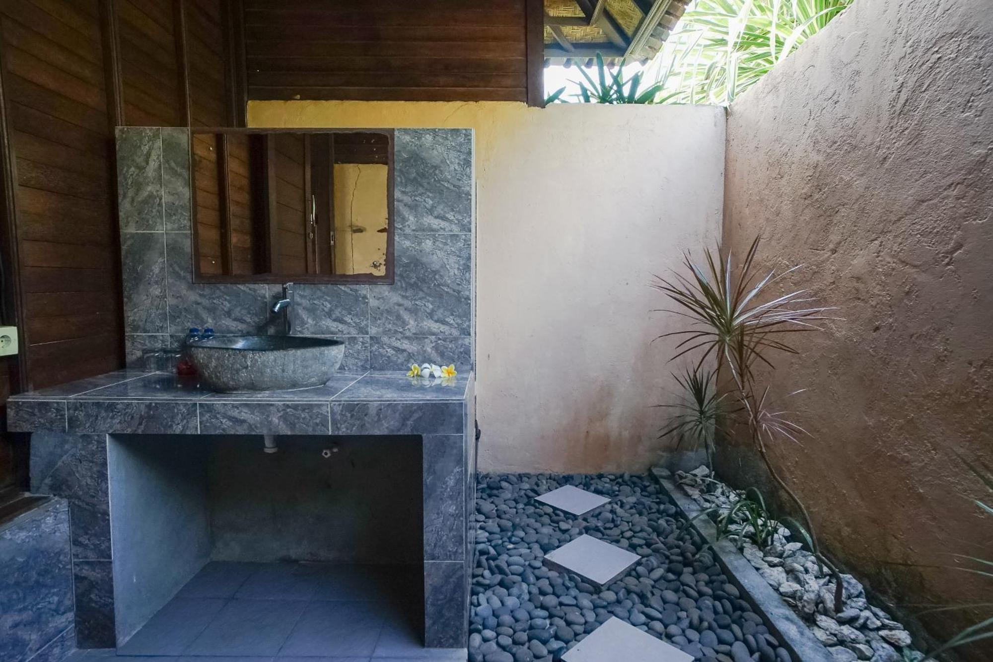 Abian Huts Dream Beach Lembongan Exterior photo